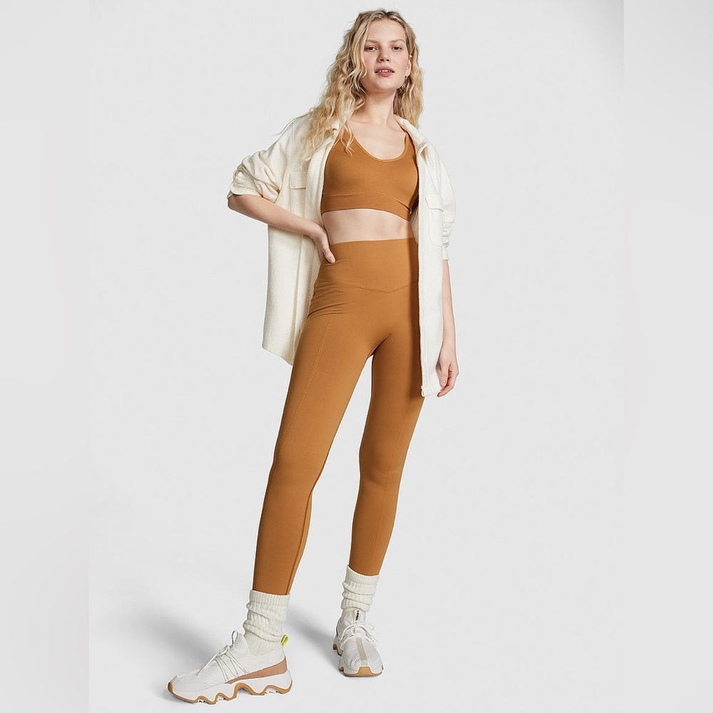 Bundle- SEAMLESS CLASSIC LEGGINGS + ULTIMATE SQUARENECK SPORTS BRA
